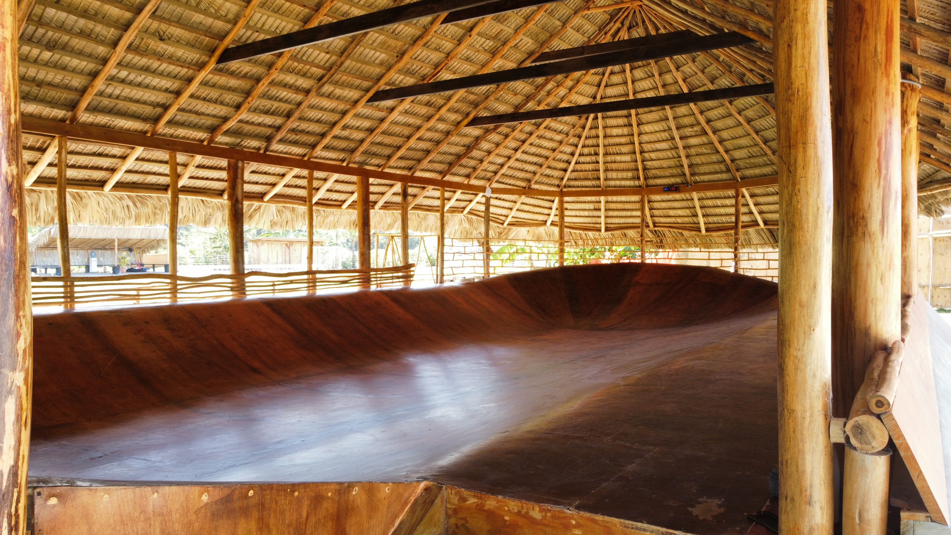 Wooden surfskate bowl
